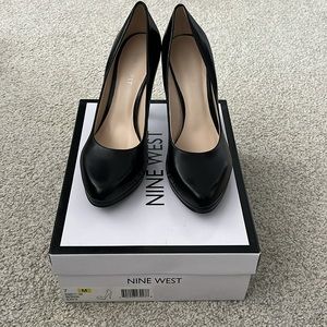 Nine West black leather pumps